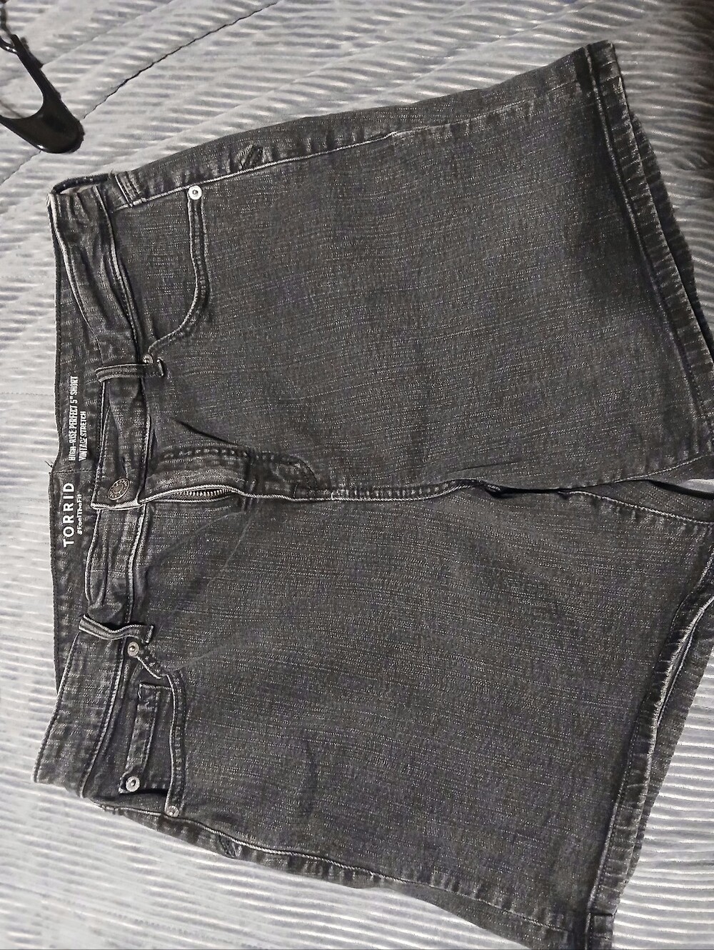 torrid Charcoal Black Relaxed Jean Shorts women's Size 18